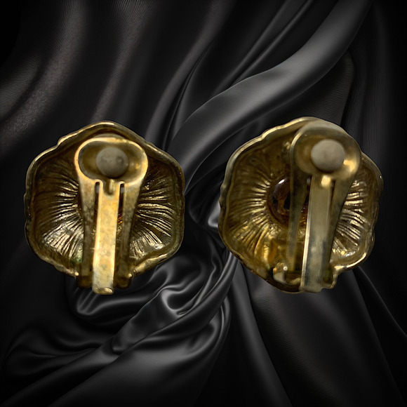 Vintage 1960's Clear & Gold Glass Gold Tone Hexagon Earrings Clip On Couture - Picture 2 of 5